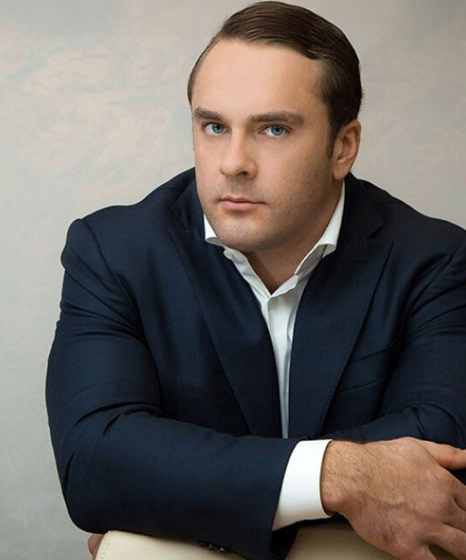 Антон Петров